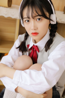 八月薰